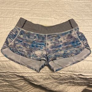 Blurry belle speed shorts 4 blue multicolor with black/white striped waistband